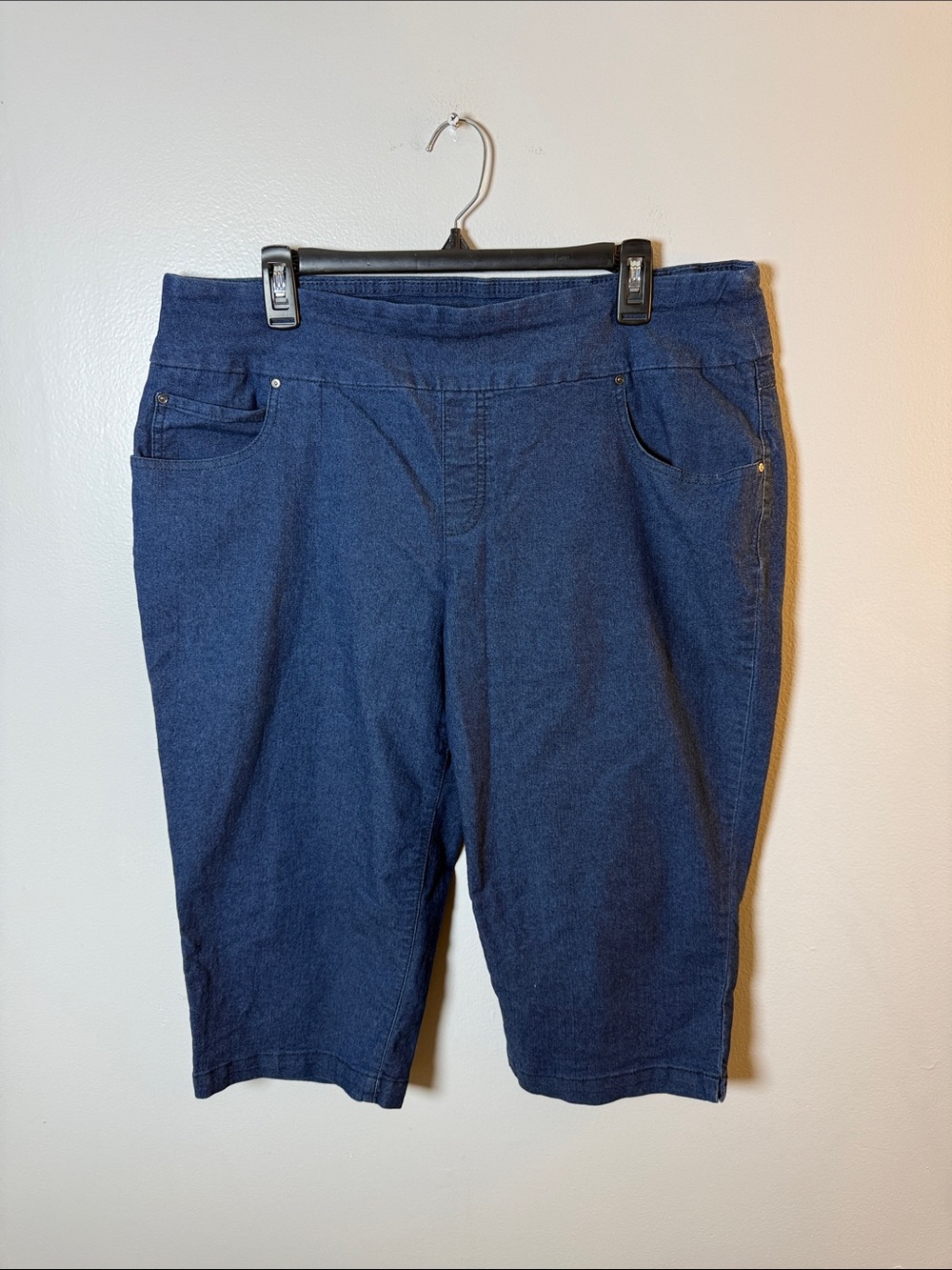 Time & Tru Women's Dark Blue Pull-On Denim Capris Size XL
